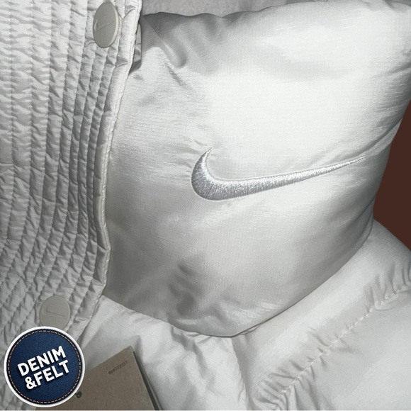 Nike Womens Therma-FIT Oversized Puffer PrimaLoft®
Jacket/Coat White | NEW❄️ - Picture 12 of 16